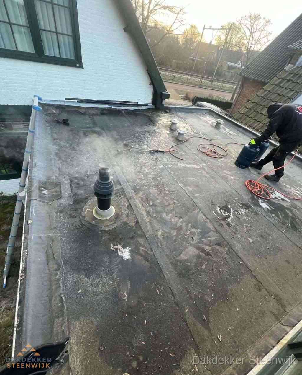 Dakdekker Repareert Lekkage Plat Dak Steenwijk